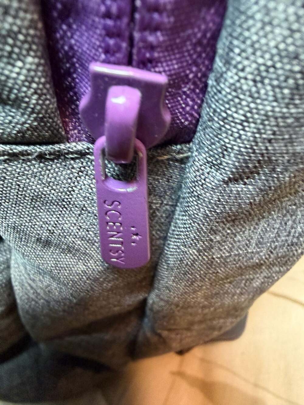 Scentsy Branded Gray and Purple Laptop Travel Backpack - Picture 5 of 13